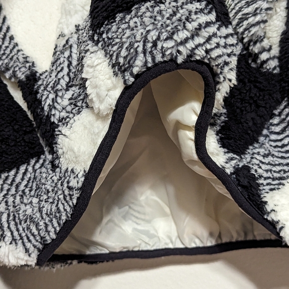 ABOUND Check Print Half Zip Pullover - Picture 9 of 13